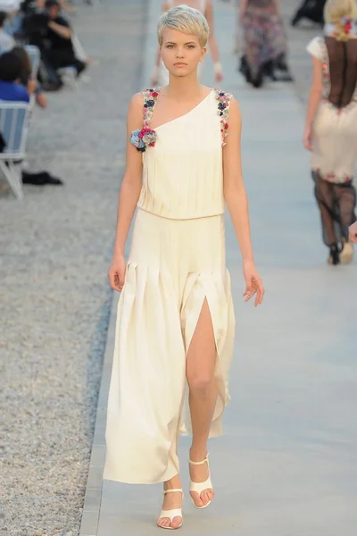 Look 50